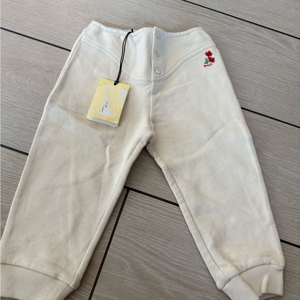 Brand new Gucci Kids Cream Joggers with Red Rose Detail size 3
